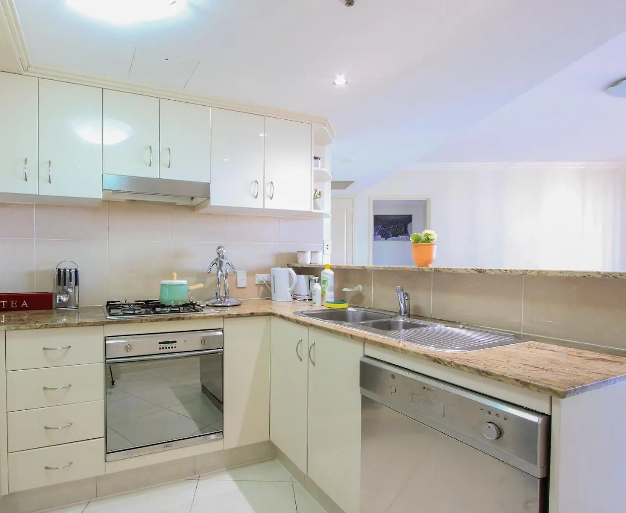 Willahra Tower Two Bedroom Apartment Brisbane